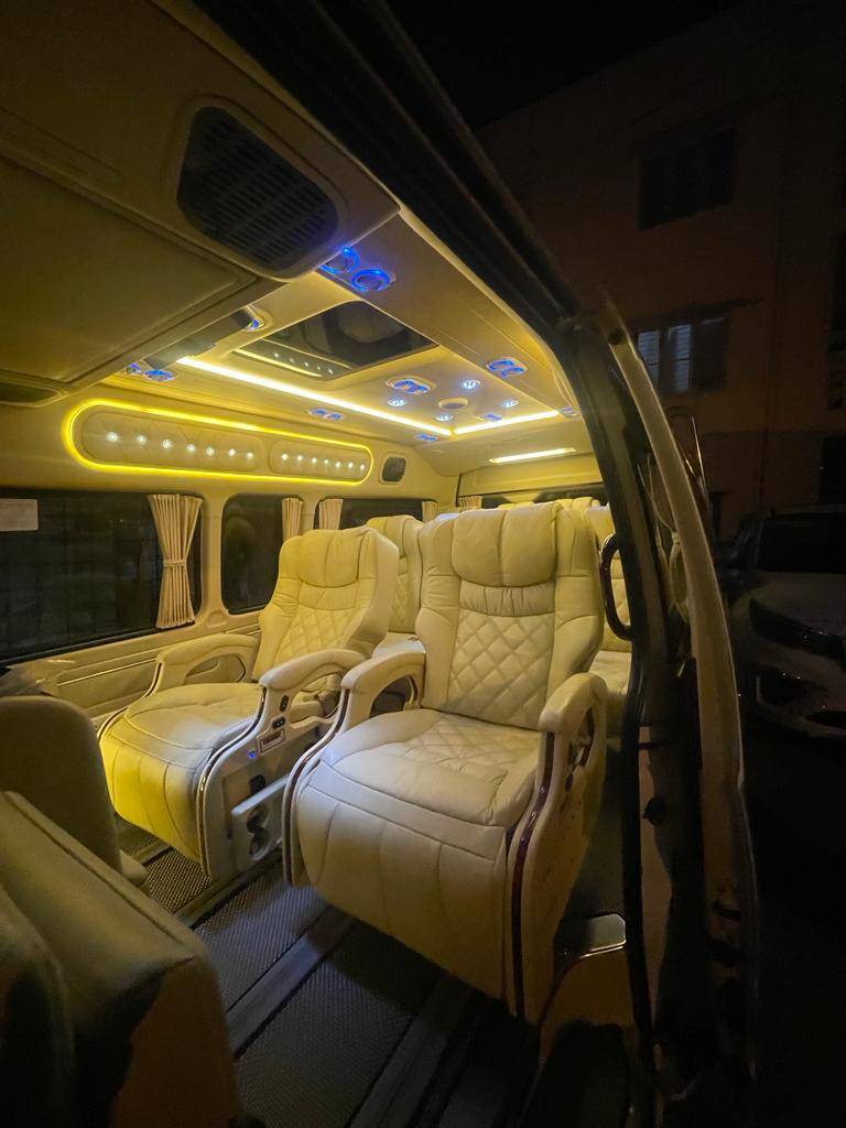 12 Seater Tempo Traveller Booking